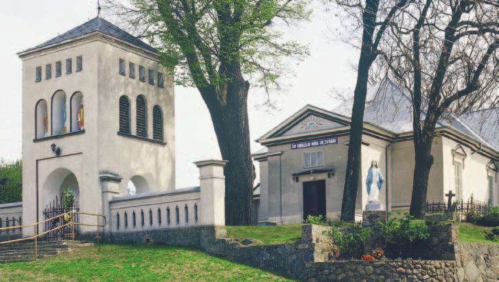 Najcenniejszym zabytkiem w Połajewie jest kościół pw. św. Michała Archanioła z lat 1773-1780. Podziwiać w nim można wczesnobarokowe rzeźby św. Barbary i św.