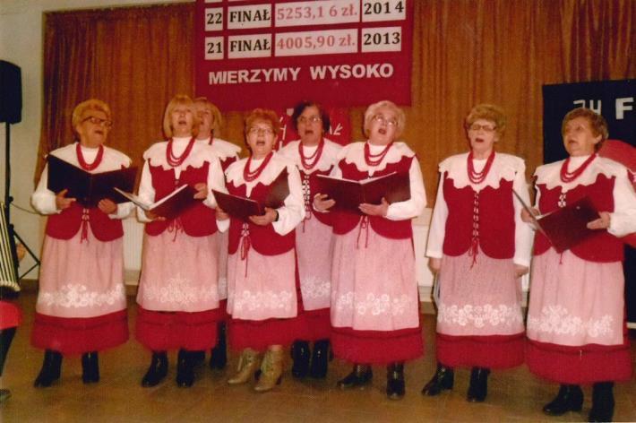 Green Key Gminny Program Opieki nad Zabytkami dla Gminy Szubin Fot. 1. Kołaczkowianki podczas występu Źródło: Urząd Miejski w Szubinie Fot. 2.
