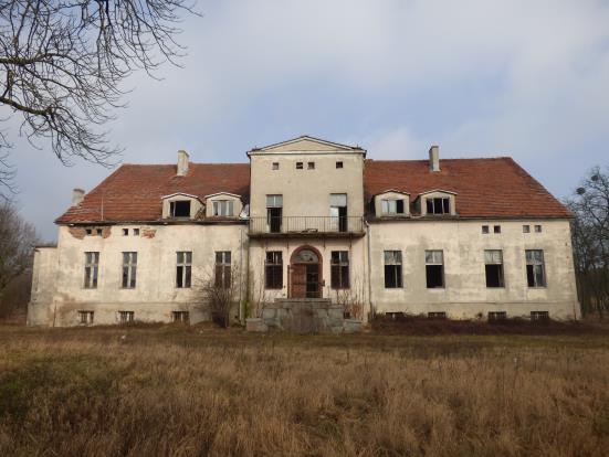 Gminny Program Opieki nad Zabytkami dla Gminy Szubin Green K ey Tabela 2. Zabytkowe pałace i dwory z terenu Gminy Szubin Czas Lp.