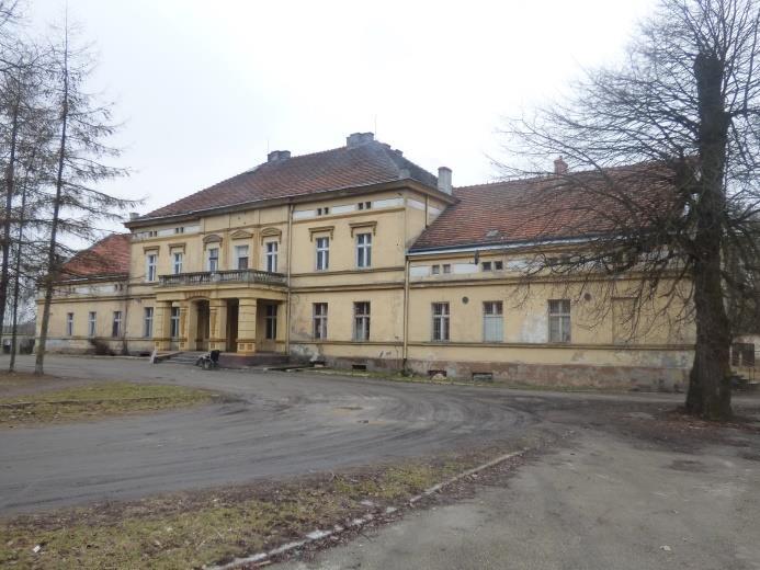 Gminny Program Opieki nad Zabytkami dla Gminy Szubin Green K ey Fot. 13. Dwór w Słupach Źródło: fotografia własna KOŚCIÓŁ PARAFIALNY P.W. ŚW.