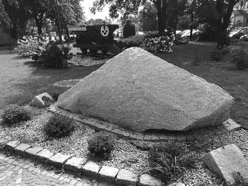 Granit ten składa się z kwarcu (27,5-34,5 %), mikroklinu (24-34%), plagioklazu (20-40%) i biotytu (3,5-6,5%). Wielkość ziaren wynosi 2-5 mm, ziarna mikroklinu są nieco większe niż ziarna plagioklazu.