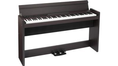 Pianina 14781 LP 180 BK Pianino Cyfrowe 2 849 PLN KORG LP 180 to cyfrowe pianino posiadające bardzo wąską obudowę, pokrywę na klawiaturę, oraz 3 pedały.