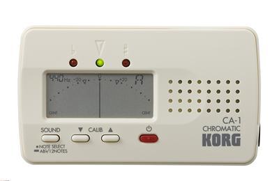 60 Hz) do C8 (4186 Hz) Kalibracja w zakresie 436 445 Hz Wyjście zasilania A 9 VDC może być użyte zasilania innych efektów, połączonych kaskadowo z tunerem Wytrzymała, aluminiowa obudowa 9671