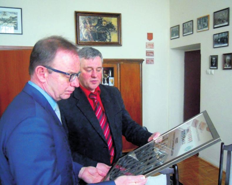 Pracowników Archiwum Państwowego w Jarosławiu Panu Dyrektorowi Jarosławowi Orłowskiemu i Pani Renacie Pelc - Zapałowskiej udało się odnaleźć kolejny ważny dokument świadczący o edukacji młodego