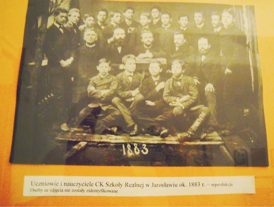 Była to też dla nas wyjątkowa okazja, aby skorzystać z zaproszenia Dyrektora Tabora i zapoznać się z pamiątkami i eksponatami zgromadzonymi w Izbie Historii i Tradycji Szkoły.