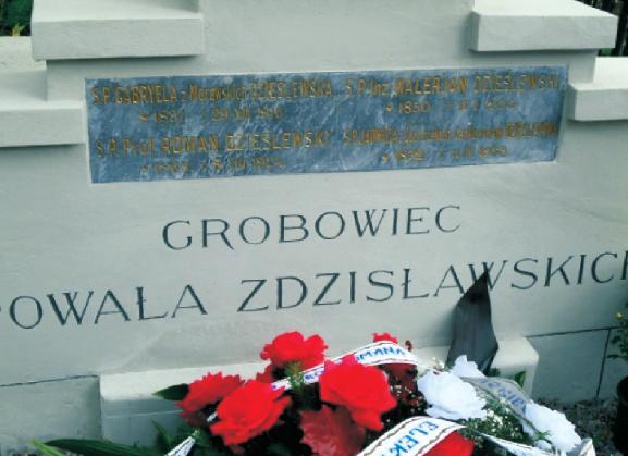 Pomyślałem, że to przecież grób pierwszego polskiego profesora elektrotechniki i dlatego powinien być otoczony opieką polskich elektryków. Cmentarz na Łyczakowie. Grób prof. R.