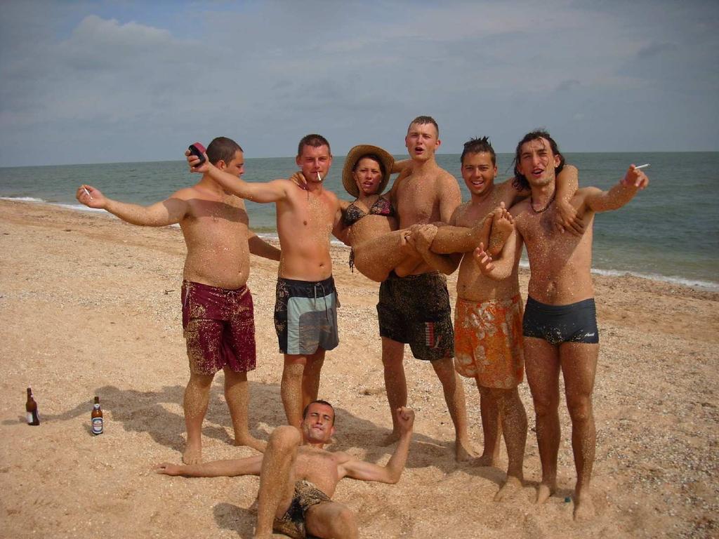 Wykorzystała to skwapliwie na plaŝy,