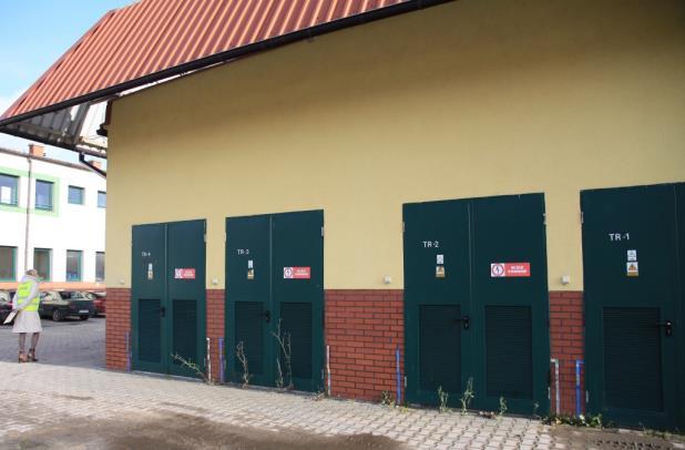 Stopy i ławy fundamentowe żelbetowe. Słupy konstrukcyjne oraz rygle dachowe stalowe. Powierzchnia zabudowana 489,0 m 2 Powierzchnia użytkowa 421,8 m 2 Kubatura 2.