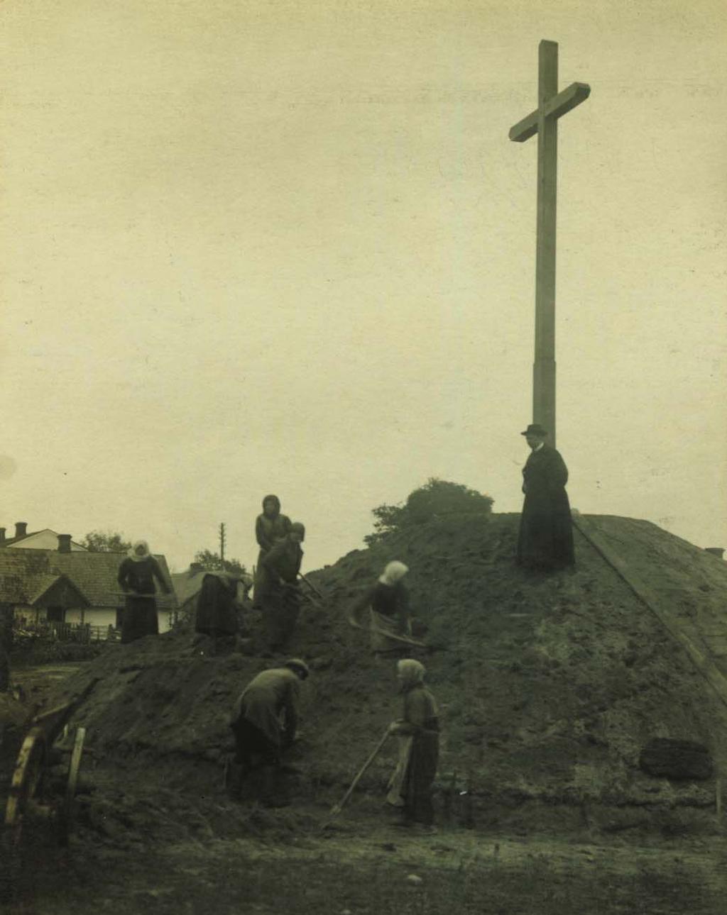 86 21 27 październik 1917 rok. Prace końcowe przy budowie Kopca Kościuszki. 87 27 październik 1917 roku. Rejowiec.