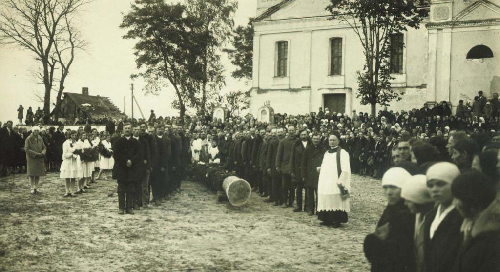 76 77 76 Rok 1930. Misje Święte w parafii Rejowiec.