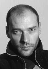 Uończyła Wydział Fizyi Uniwersytetu Warszawsiego w 2008 r.