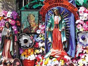 Wizyta na Placu Trzech Kultur, miejsca będącego świadkiem wielu ważnych dla Meksyku wydarzeń historycznych.