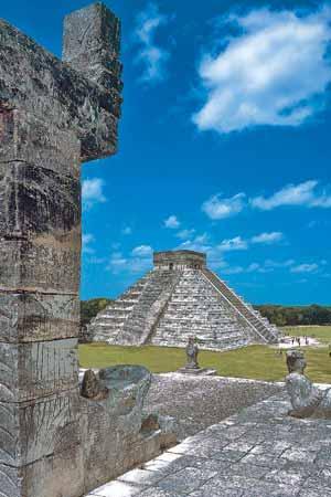Zwiedzanie jednej z najbardziej tajemniczych stref archeologicznych Majów w Palenque: Świątynia Inskrypcji, Pałac, Wzgórze Świątynne, Łaźnie Królowej. Przejazd do hotelu, kolacja, nocleg.
