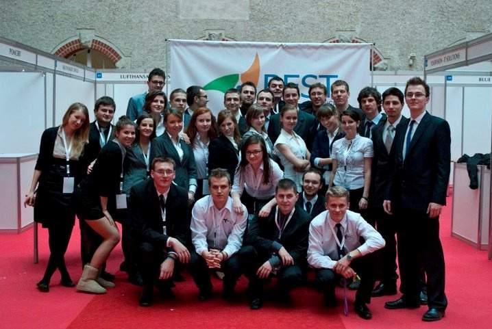 Podziękowania W imieniu koordynatorów Inżynierskich Targów Pracy oraz członków Stowarzyszenia Studentów BEST Gdańsk chciałbym podziękować wszystkim firmom oraz ich przedstawicielom, którzy wzięli