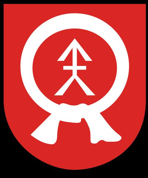Powiatowe Święto Plonów 3 Ośpiewanie wieńców było kolejnym punktem Dożynek. Na scenie zaprezentowały się grupy ośmiu gmin powiatu sandomierskiego.