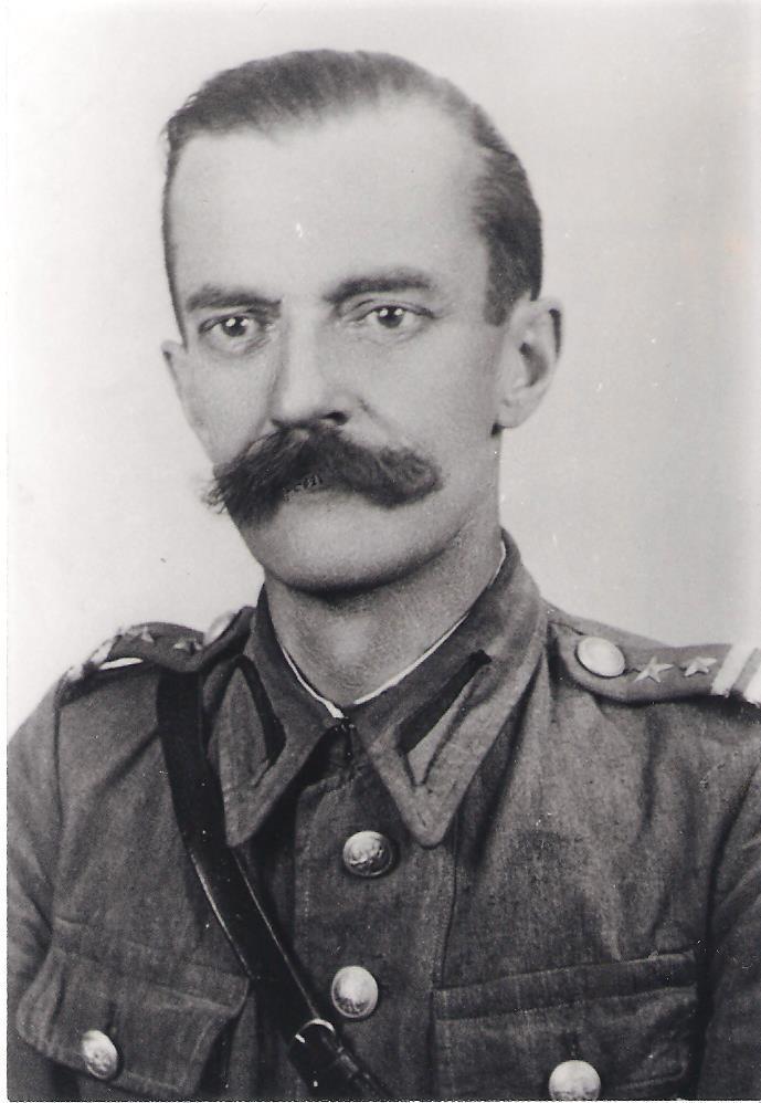 Fot.5. Ppłk J.Mościcki (ze zbiorów Centralnego Archiwum Wojskowego w Warszawie) Wydawać by się mogło, że po uzyskaniu awansu pozycja J.