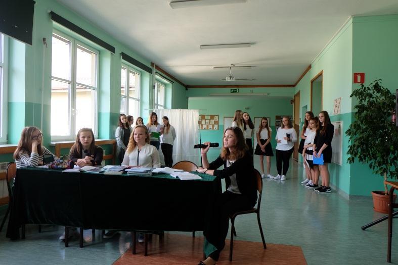 Gazetka Gimnazjum Świętego Wojciecha w Makowie - 7 - Dzień Nauczyciela to dzień wyjątkowy i szczególny.