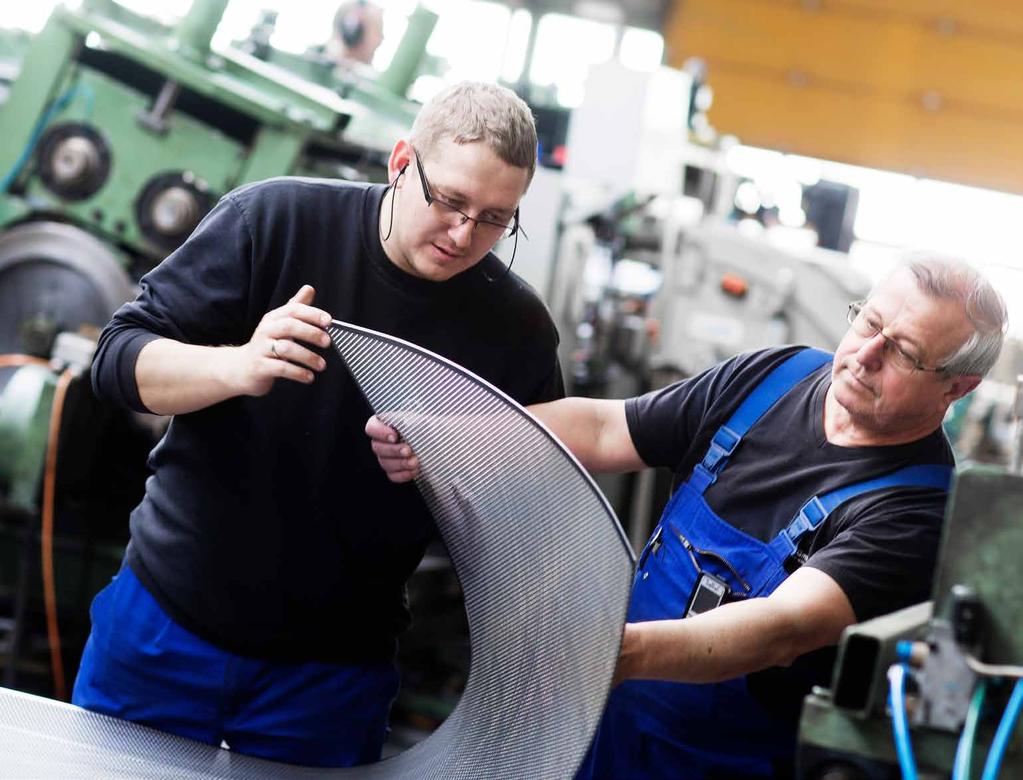 Uprzedź pozostałych, zamów bezpośrednio u producenta W RMIG PRODUKUJEMY I DOSTARCZAMY BLACHĘ PERFOROWANĄ I SIATKĘ CIĘTO- CIĄGNIONĄ W SZEROKIEJ GAMIE WZORÓW, ROZMIARÓW I MATERIAŁÓW.
