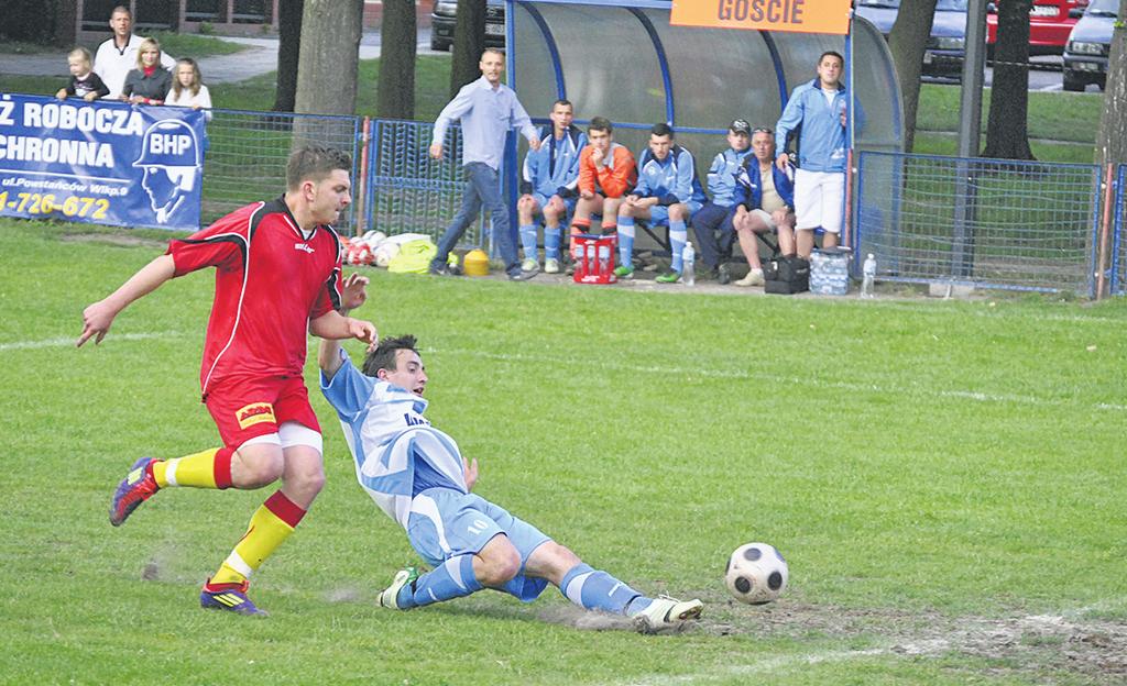 GROMEM CZELUŚCIN Krobianka wypunktowana Zakończenie sezonu w Dębnie Polskim Po tym strzale Piotr rru rug ug gi Łakomego padł d drugi y, al y, ale le gol dla Sparty, niió nió ósł sł asystent podniósł