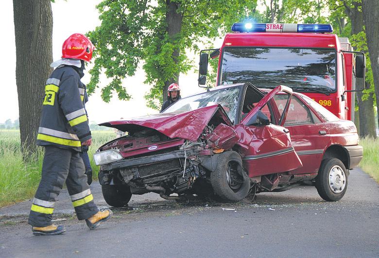 Malec nie doznał poważnych obrażeń, natomiast jego ojciec ma złamaną żuchwę i stłuczoną klatkę piersiową.