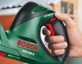 59 Przetną wszystko: piła szablasta PSA 900 E i piła lisi ogon PFZ 500 E firmy Bosch.