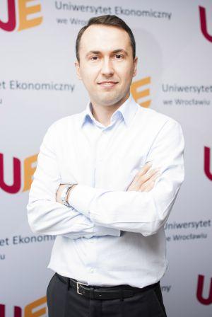 Bachelor Program in International Business Dr. Artur Klimek 1. Multinational enterprises 2. Foreign direct investment 3. Internationalization process of firm 4.