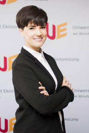 Bachelor Program in International Business Dr. Magdalena Myszkowska 1. Terms of payment in international trade 2. Banking facilities and services for exporters and importers 3.