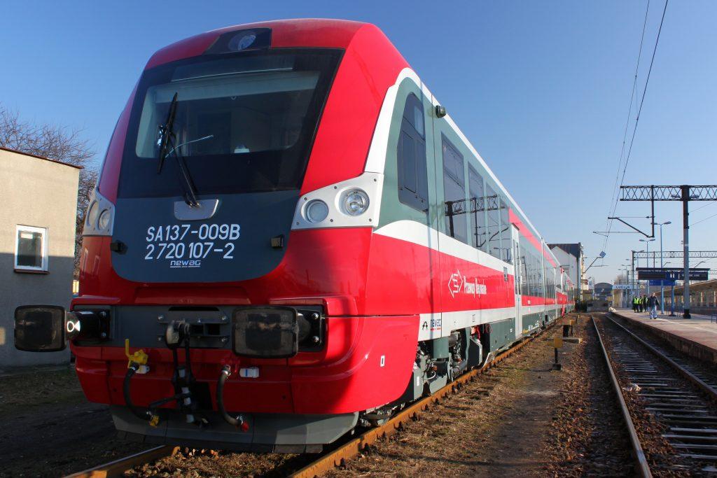 Dodatkowe pociągi na trasie Lublin Chełm. Więcej bezpośrednich pociągów z Siedlce do Terespola. Sezonowe połączenia na Roztocze i Pojezierze ŁęczyńskoWłodawskie.