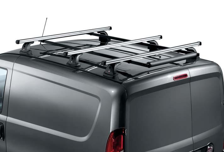 Do wersji z długim rozstawem osi. Maksymalna nośność: 100 kg (z bagażnikiem). * In aluminum with spoiler and loading system. For long wheel base. Max load 100 Kg (rack included). Nr kat.