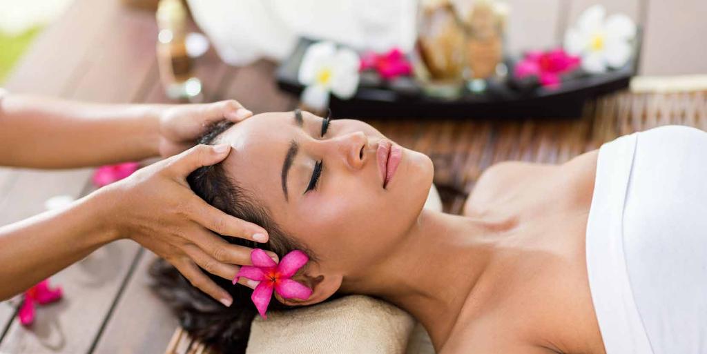 INDYJSKI MASAŻ GŁOWY + REFLEKSOTERAPIA STÓP INDIAN HEAD MASSAGE + FEET REFLEXOTHERAPY (50 min) 190 zł Masaż inspirowany filozofią hinduską. Szczególnie polecany przy bólach głowy, szyi i barków.