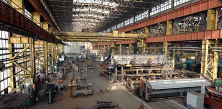Możliwości techniczne Firma dysponuje halą o powierzchni ok. 27 000 m 2, co pozwala na produkcję elementów stalowych wielkogabarytowych o wymiarach 6,5 x 6,5 x 14 m i masie do 100 t.