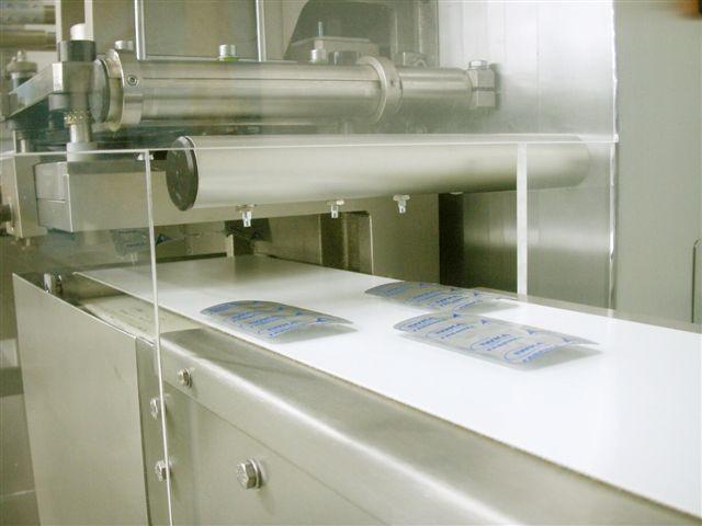 Rejection of all faulty blisters in a work stroke or of