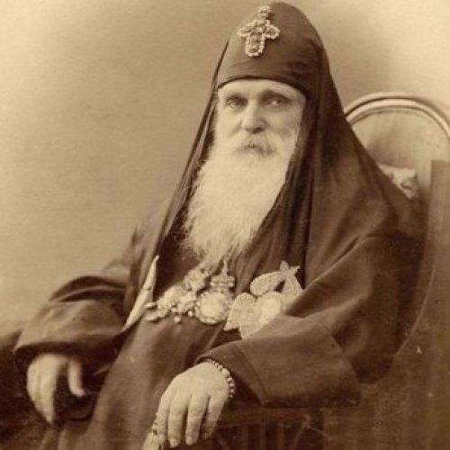 W 1921 roku z błogosławieństwa patriarchy Ambrożego Grzegorz Peradze wyje d a