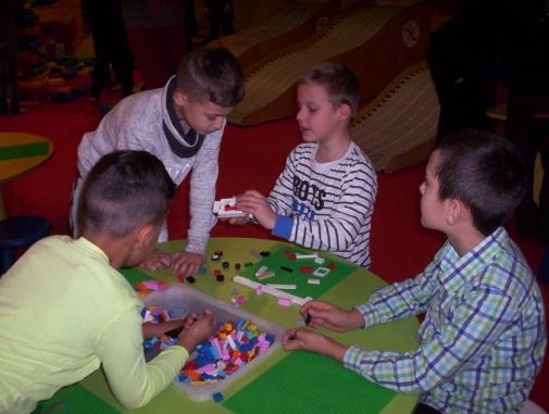 Byliśmy na wystawie klocków Lego. Oglądaliśmy różne budowle.