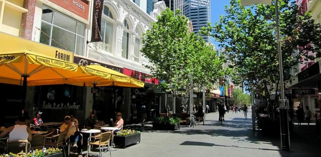 BUDŻET PODRÓŻY JAK WYDAWAĆ, ŻEBY PRZEŻYĆ W AUSTRALII? Australia nie jest tania, ale są sposoby, żeby zaoszczędzić.
