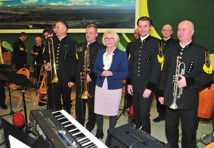 KWB Turów Pani Poseł Małgorzata Machałek podziękowała za koncert muzykom z zakładowej orkiestry dętej KWB Turów.