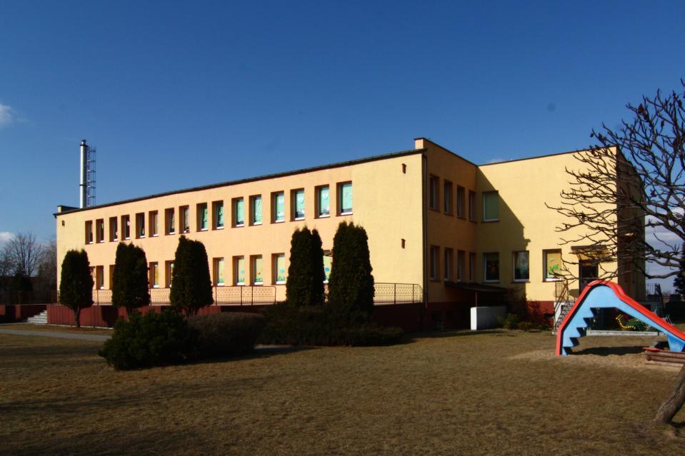 Charakterystyka Przedszkoli Publicznych Publiczne Przedszkole nr 1 Jarzębinka w Nowych Skalmierzycach Dyrektor: Anna