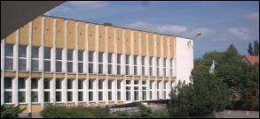 A.4. Historia wydziału Genezy powstania Wydziału Ekonomicznego należy upatrywać w działalności Instytutu Morskiego utworzonego w Warszawie w 1942 roku przy tajnym Uniwersytecie Ziem Zachodnich i