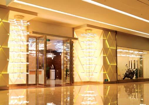 KATALOG 2017/18 OŚWIETLENIE SPECJALNE / SPECIAL LIGHTING 51 VOLOS CEILING Name Power W Lumen Lm Kelvin K Colour HB25013 VOLOS CEILING 30/OPTYKA 1-7 15W 1830Lm 4000K