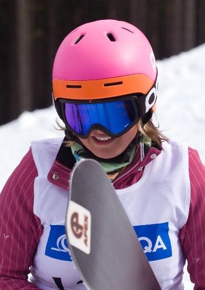 Weronika Biela 20 lat, mieszka w Zakopanem, studiuje na Uniwersytecie Jagiellońskim w Krakowie, ze snowboardem związana od 4 lat, wcześniej trenowała narciarstwo