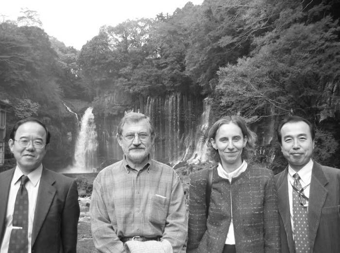 Po wyl¹dowaniu na lotnisku w Nagoi (ok. 100 km od Hamamatsu) prof. Urano zawióz³ nas najpierw na obiad do ma³ej w³oskiej restauracji a potem na powitanie z rektorem Terao.