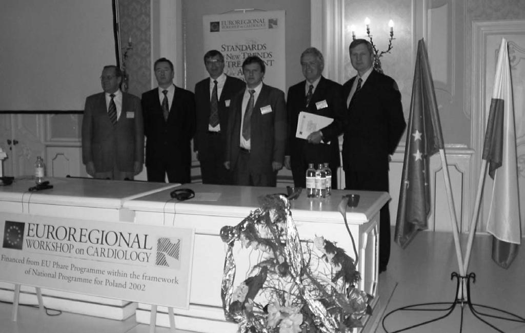MEDYK Bia³ostocki 12(23) 2004 33 im referacie poœwiêconym postêpom w leczeniu OZW prof. W. Pyroczkin. Doktor S. Dobrzycki przedstawi³ dzia- ³aj¹cy od 1999 r.