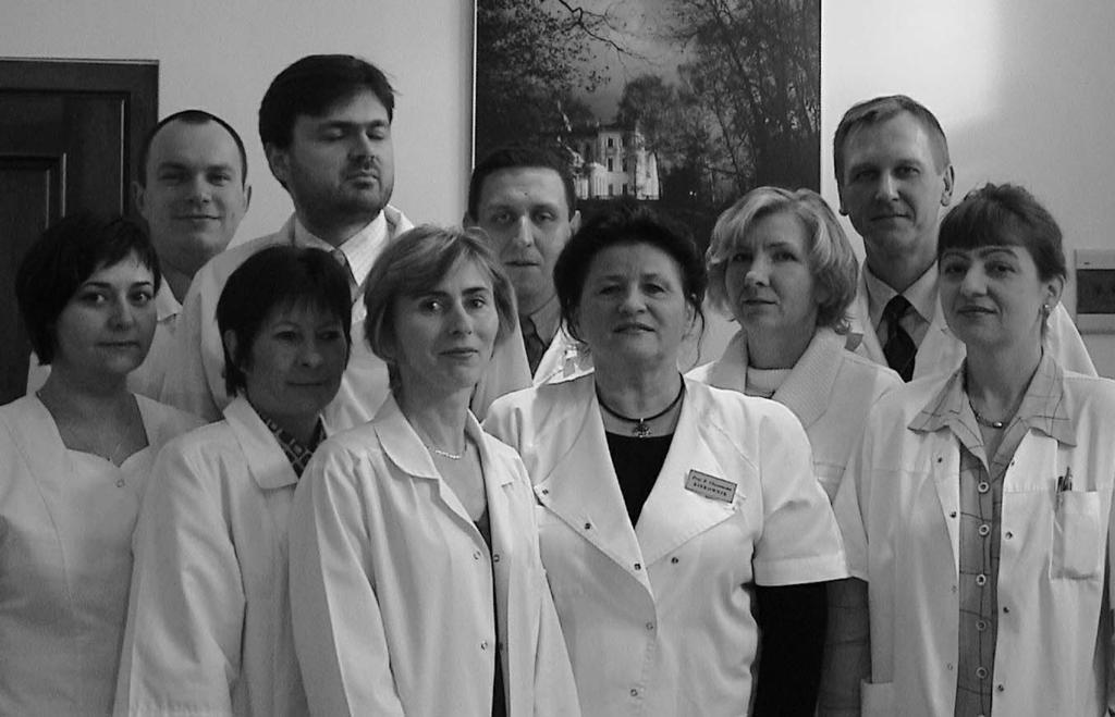 4 MEDYK Bia³ostocki 12(23) 2004 KLINIKA CHORÓB P UC I GRU LICY AMB K linika Chorób P³uc powsta³a w listopadzie 1951 roku. Jej za³o- ycielem oraz pierwszym kierownikiem by³ prof. dr hab.