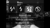 Fotografowanie z użyciem opcji Błysk + długi czas Dzięki odpowiedniemu oświetleniu scenerii przez aparat za pomocą lampy błyskowej można zachować odpowiednią jasność obiektów głównych, np.