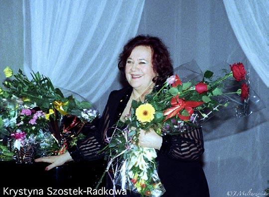 Wozzecku Berga. W 1987 roku, na zaproszenie Roberta Satanowskiego, przygotowuje: najpierw partie Fricki w Złocie Renu i Walkirii (wcześniej śpiewała tą partię w Brukseli).