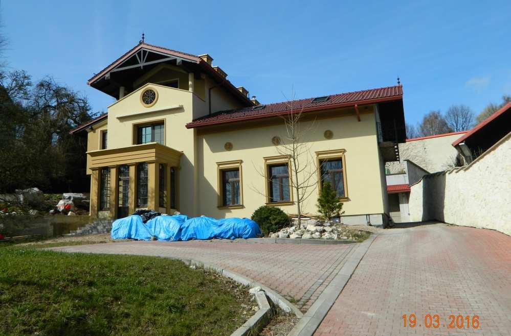 nieco zmienionej w