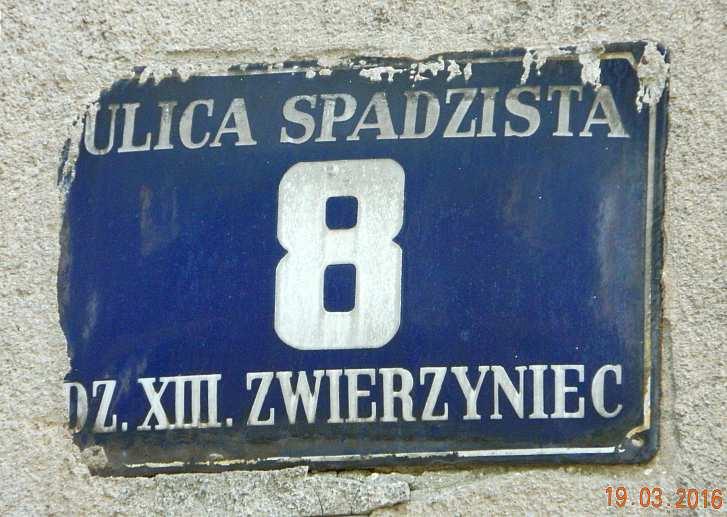 53 Fot. nr 95. Przypomnienie ulicy Spadzistej, która stała się ulicą Hofmana dopiero po roku 1973.