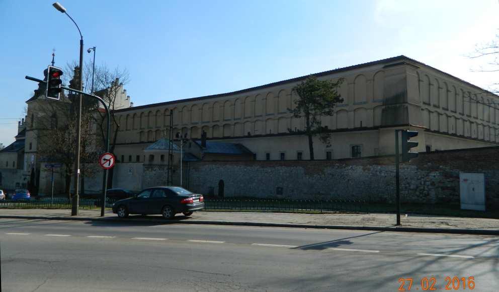 8 Fot. nr 4. Widok z wylotu ulicy św.