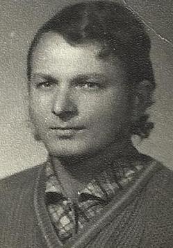 Ciekawe okoliczności towarzyszą Kazimierzowi Majewskiemu w pierwszej styczności ze sztangą. W wieku 17 lat pracował już w piekarni (wyrabiał ręcznie ciasto 250 kg w 20 minut).