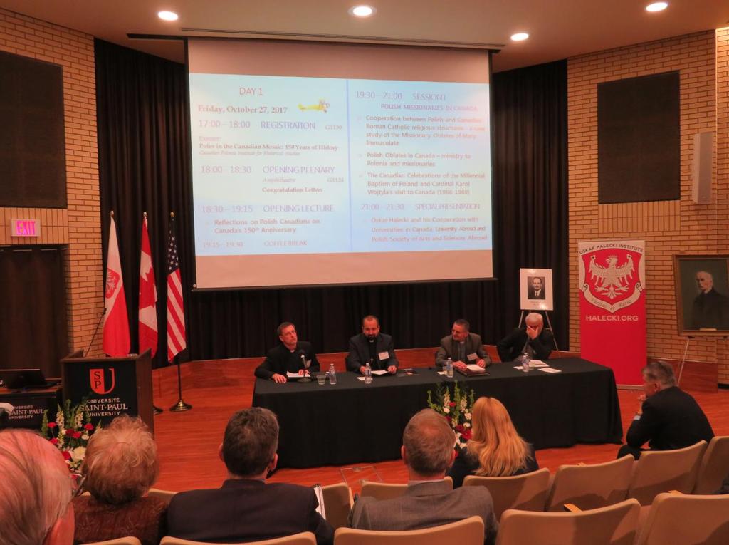 Fot. 5 Session I- Polish Missionaries in Canada od lewej: O. Prof. Wojciech Kowal, OMI, Saint Paul University, Chair, O. Prof. Paweł Zając, OMI, Uniwersytet Adama Mickiewicza w Poznaniu, Ks.